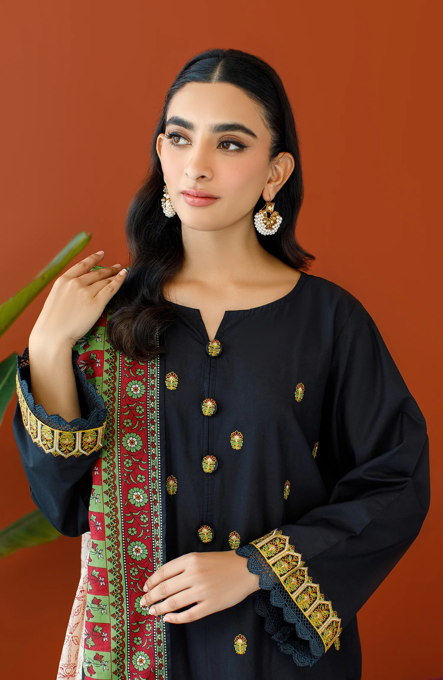 UNSTITCHED 3 PIECE EMBROIDERED LAWN SHIRT , CAMBRIC PANT AND LAWN DUPATTA - Black - Image 2