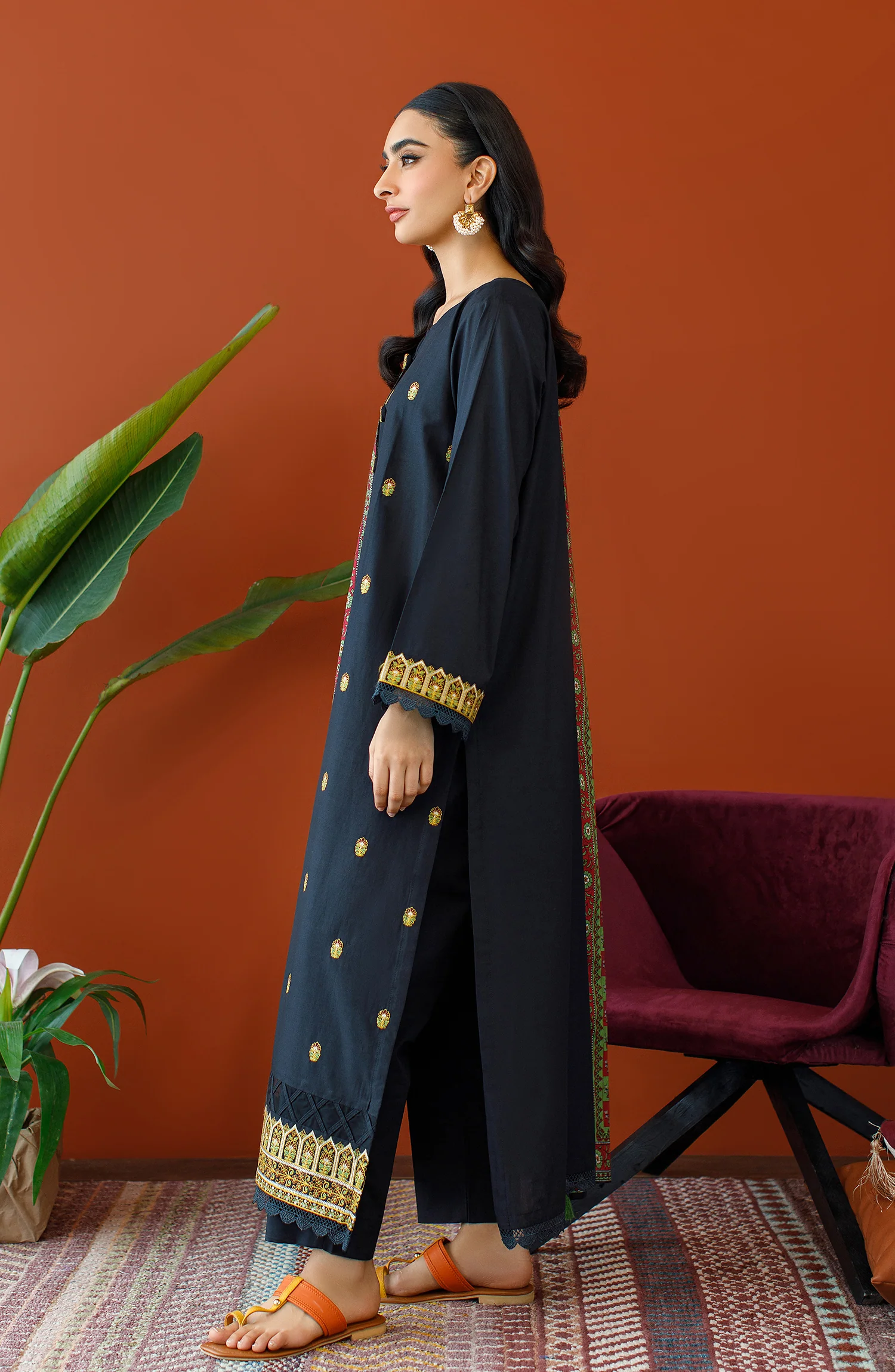 UNSTITCHED 3 PIECE EMBROIDERED LAWN SHIRT , CAMBRIC PANT AND LAWN DUPATTA - Black - Image 3
