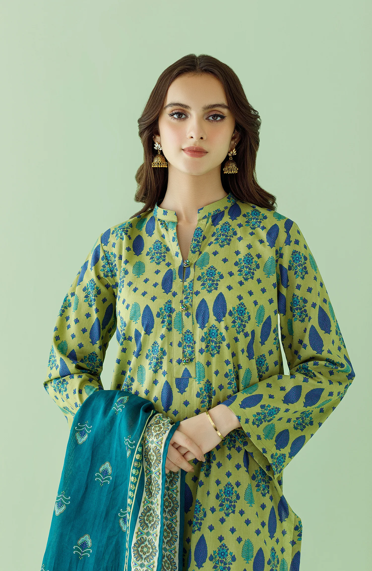 UNSTITCHED 3 PIECE PRINTED LAWN SHIRT , CAMBRIC PANT AND LAWN DUPATTA - Green - Image 5