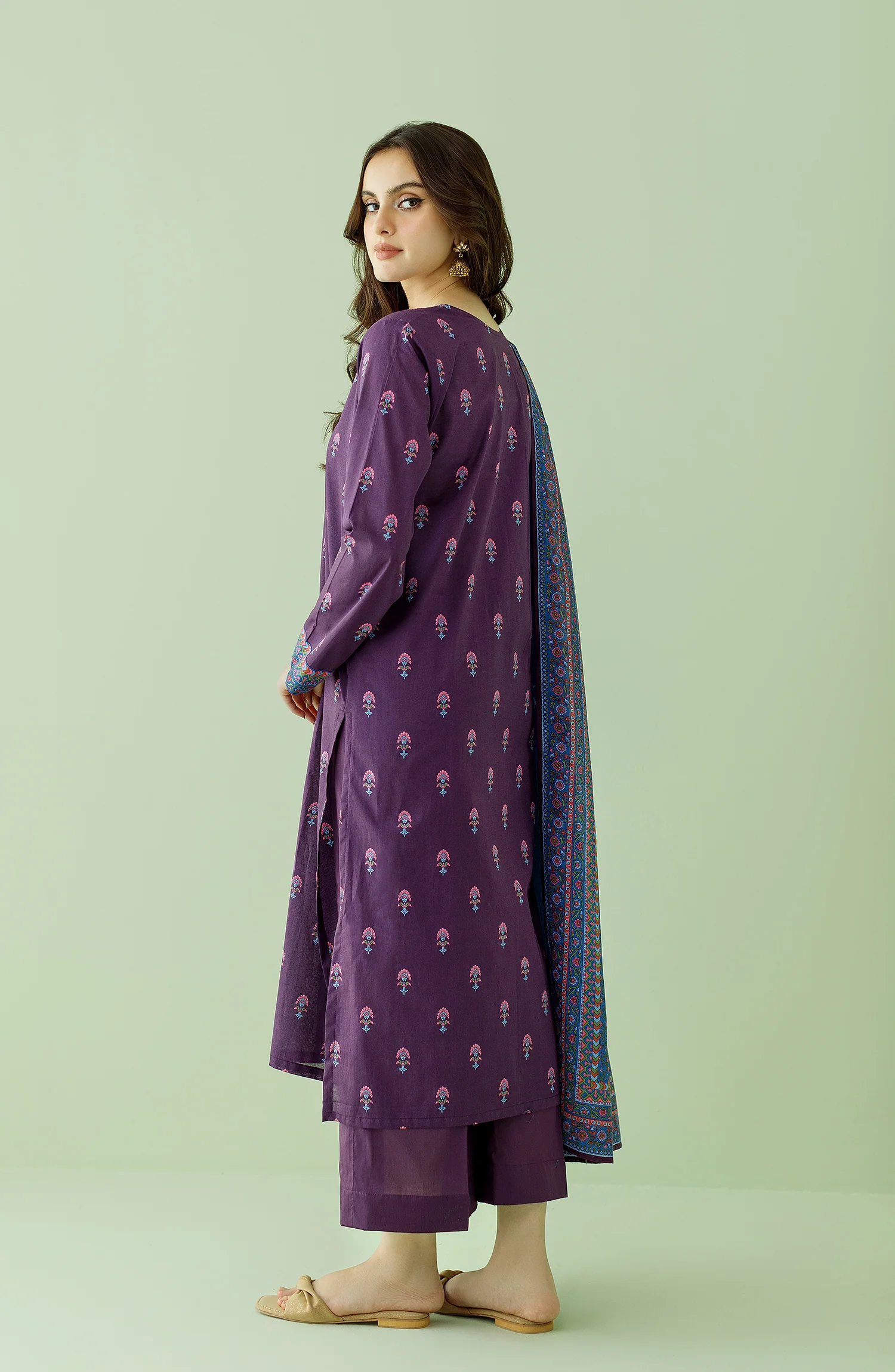 UNSTITCHED 3 PIECE PRINTED LAWN SHIRT , CAMBRIC PANT AND LAWN DUPATTA - Purple - Image 4