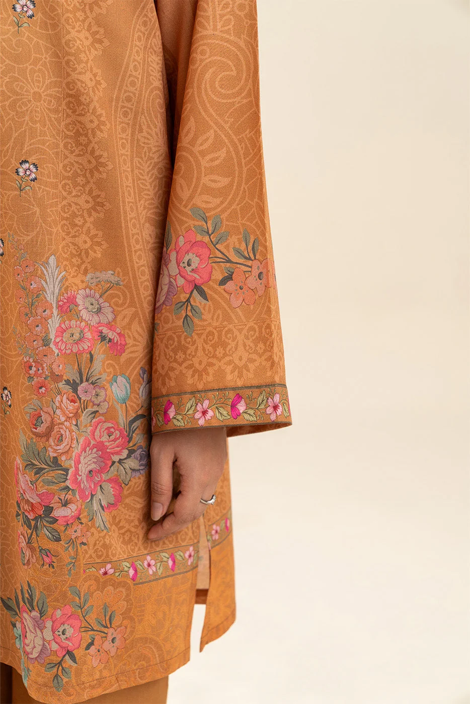 BT12601UN004105-MULTI-173595-'3PCS - Sleeve cuff detail