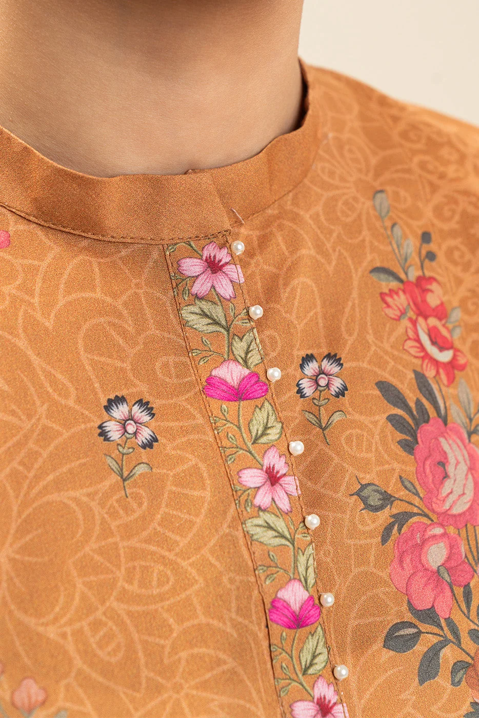 BT12601UN004105-MULTI-173595-'3PCS - Front / Neckline detail
